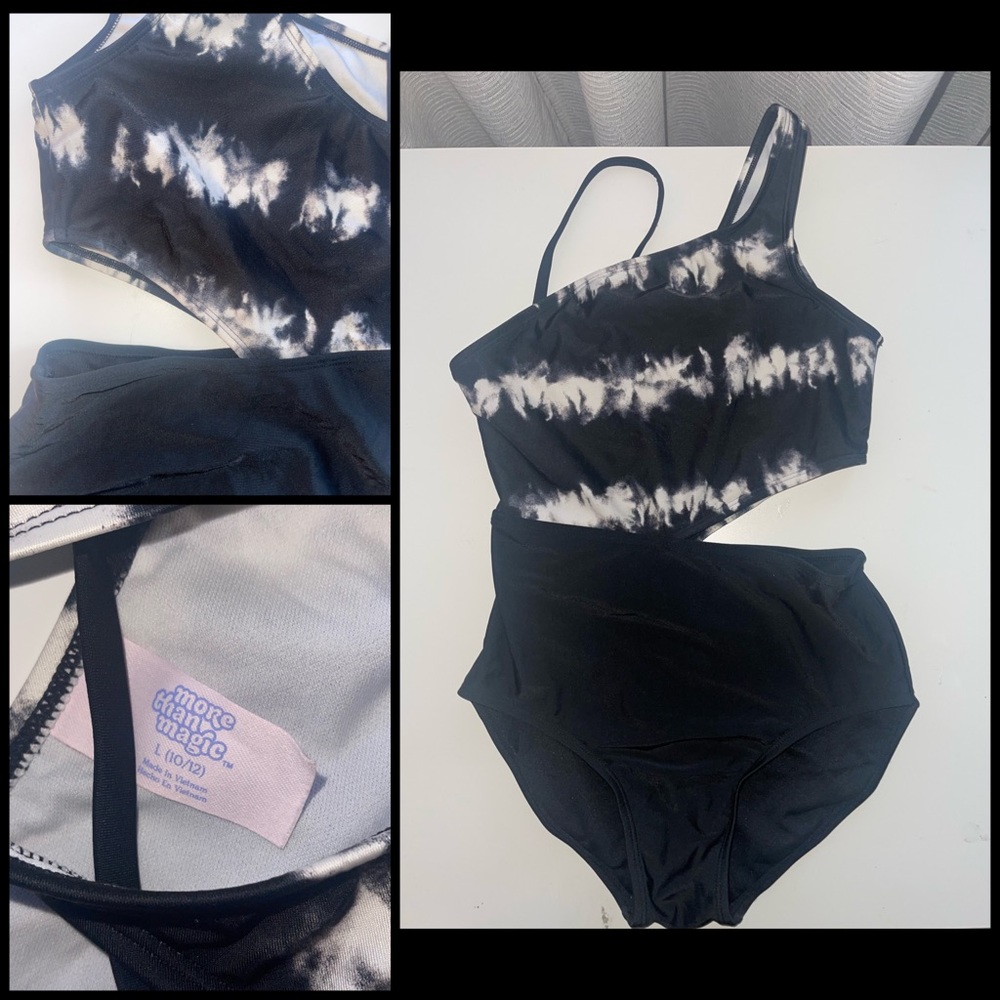 Kids swimwear